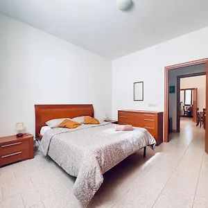 Casa Con Giardino E Accesso Indipendente Appartamento